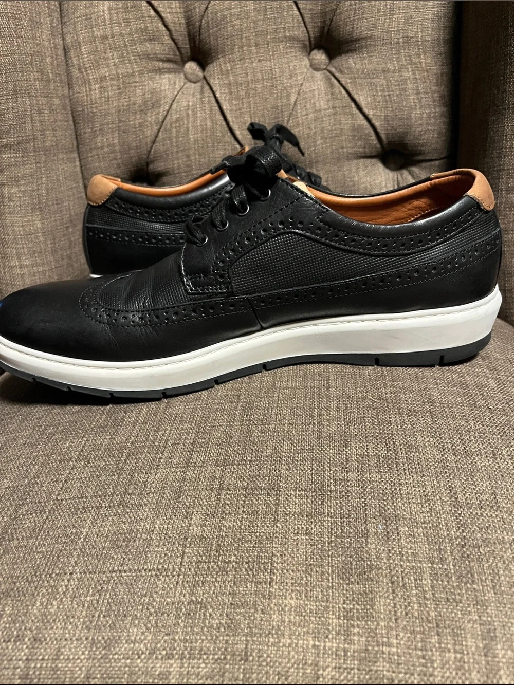 Johnston & Murphy Elliston black Wingtip Leather Sneakers men's 11.5